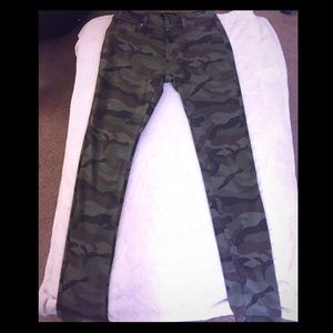 Army print jeggings! 💪🏼