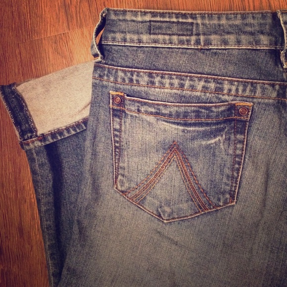 Delia's Bailey Jean Capris size 13/14 🌻🍃