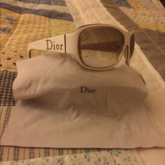 💗 SALE💗Christian Dior Rhinestone Sunnies!! - Picture 2 of 4