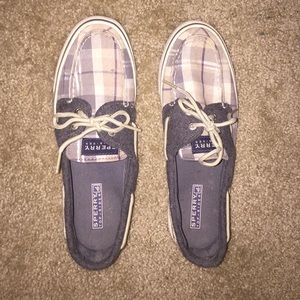 Size 8.5 women's sperrys