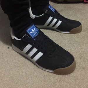Black an white adidas Samoa low top