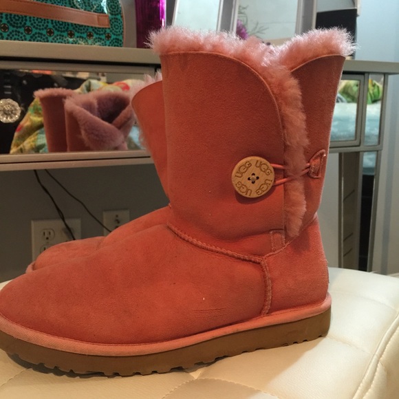 Salmon Bailey button uggs