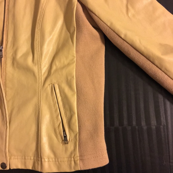 NEW DIRECTIONS Jacket - Picture 3 of 3