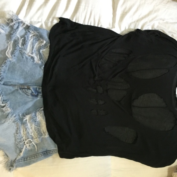 Brandy Melville skull cut out back shirt