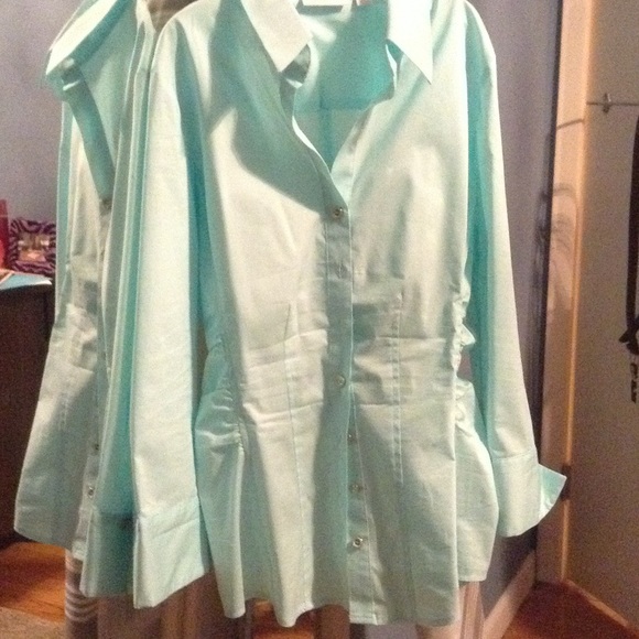 ❤️Nice and elegant shirt New York and Company 👚 - Picture 4 of 4