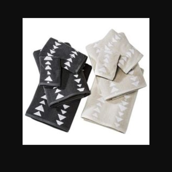ISO these Nate berkus towel