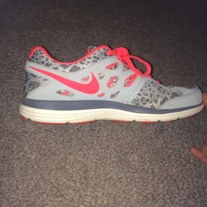 NIKE DUAL FUSION RARE PAIR