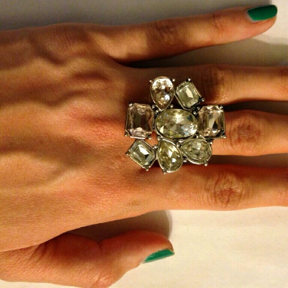 Club Monaco jewel cluster cocktail ring - Picture 3 of 4