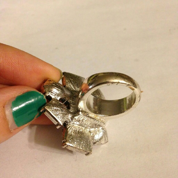 Club Monaco jewel cluster cocktail ring - Picture 4 of 4