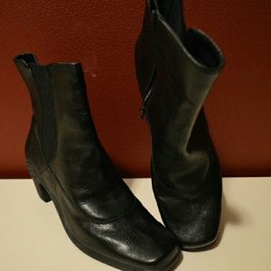 Aerosoles A2 Black Saw Bar Boots