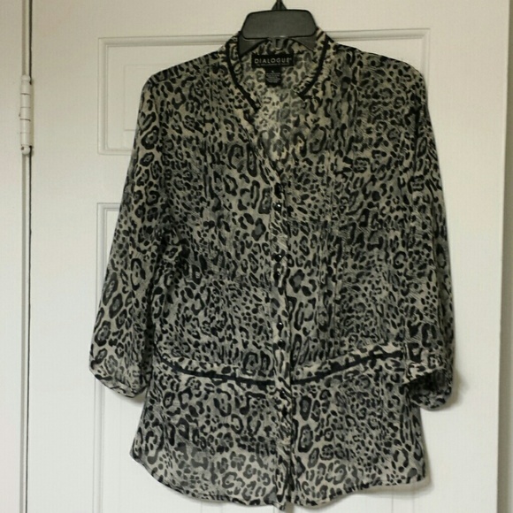 👑 Dialogue 2-piece leopard print blouse, small