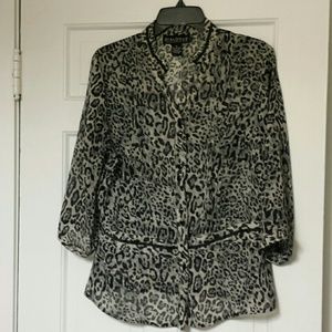 👑 Dialogue 2-piece leopard print blouse, small