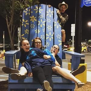 Meet your Posher, Dara