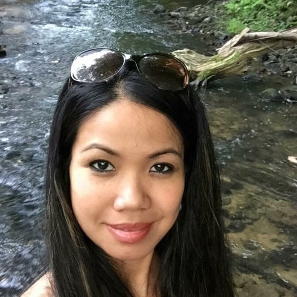 Meet your Posher, Mae - Picture 1 of 1