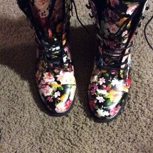 Dollhouse Floral Boots NWOT