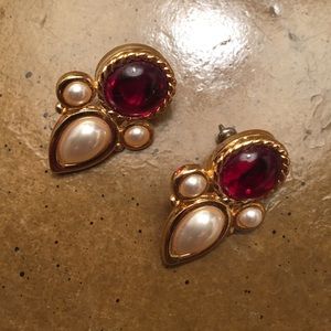 Gold color pierced earring red stone and pearls.