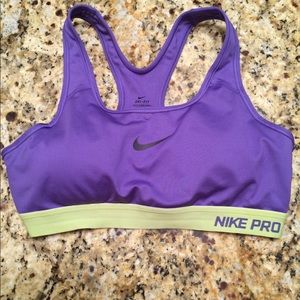 Padded Nike Dry Fit Sportsbra