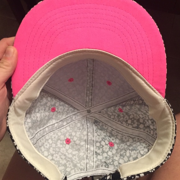 Strapback - Picture 2 of 4