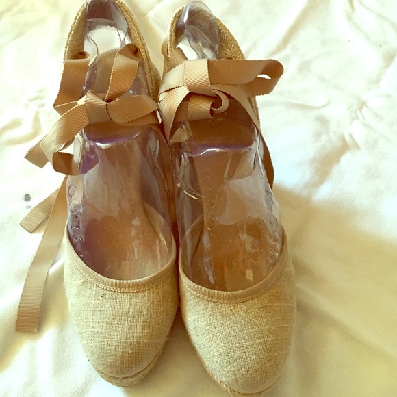 Lace up shoes.