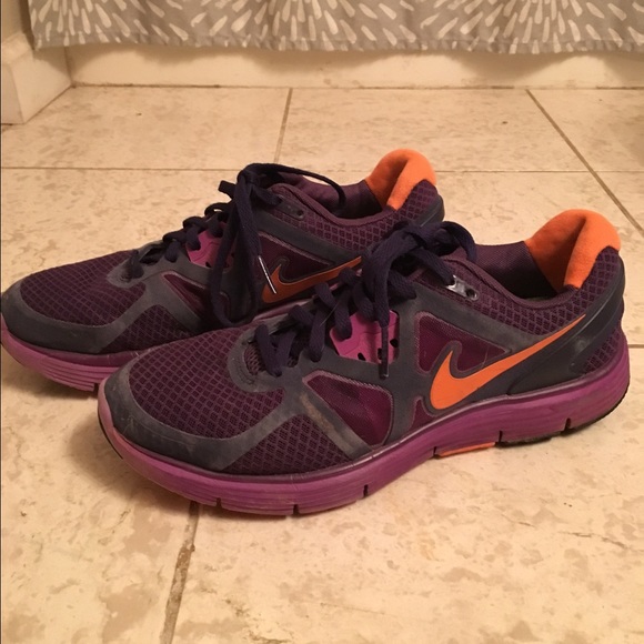Nike running shoe size 8