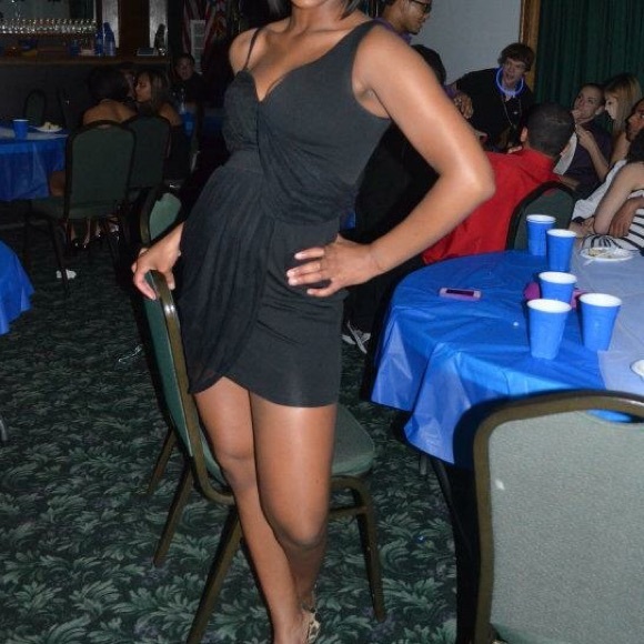 Dress - Picture 4 of 4