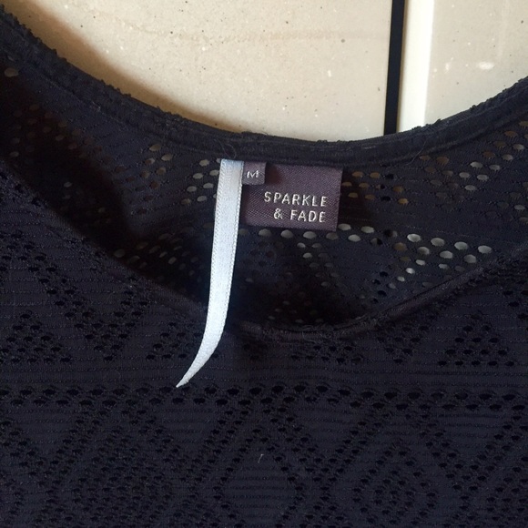 Black Crop Top Urban Outfitters - Picture 3 of 3