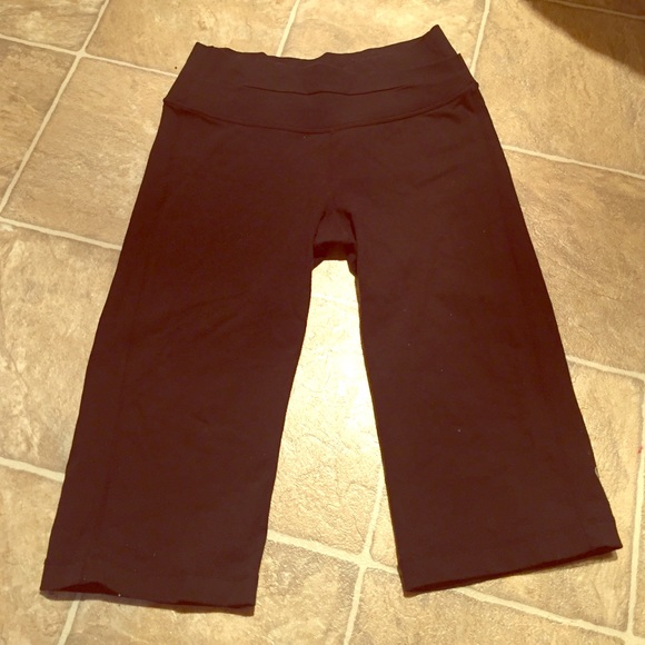 Lululemon Astro crop pants. Size 6