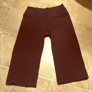 Lululemon Astro crop pants. Size 6