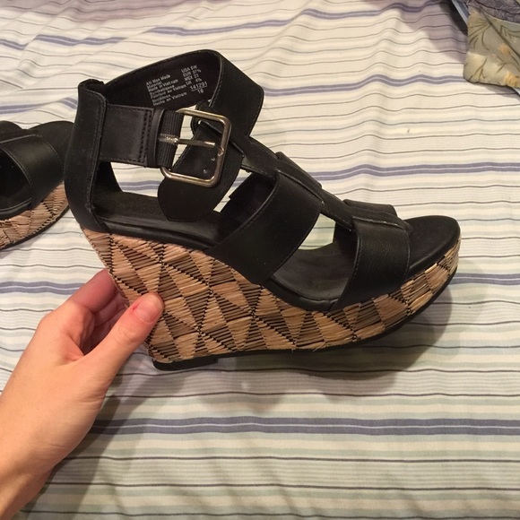 💣BLACK WEDGES💣