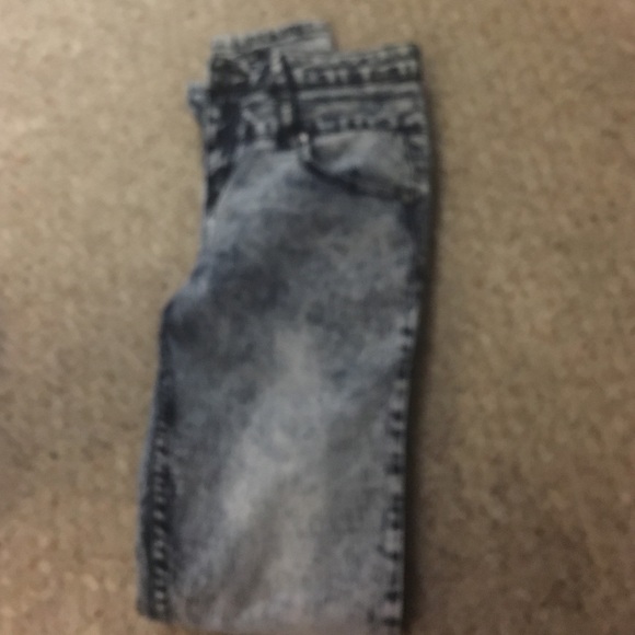 Stone washed blue skinny jeans