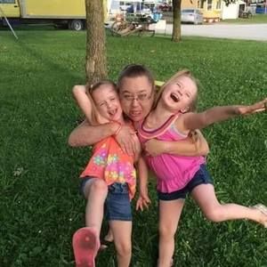 Meet your Posher, Lois