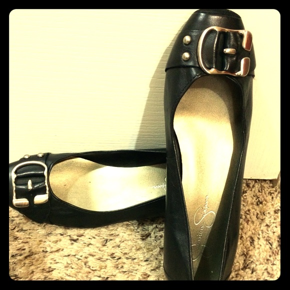 Black slight wedge
