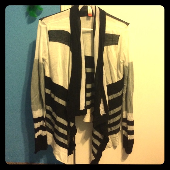 Sweater/ Cardigan