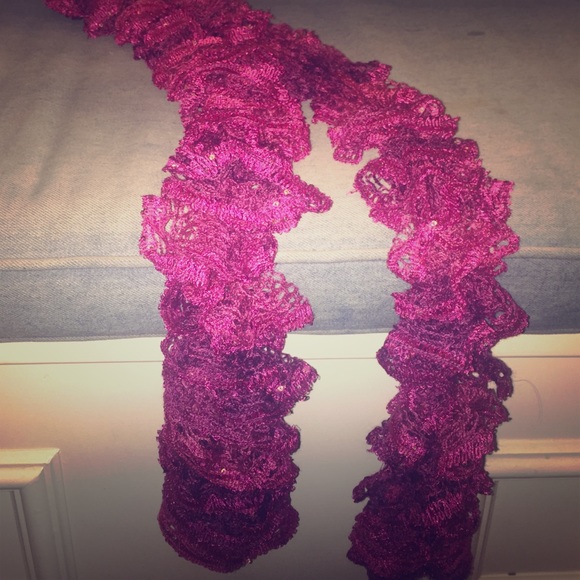 SOLD✅ BOGO FREE 🎀 Fun scarf 💜