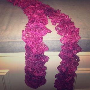 SOLD✅ BOGO FREE 🎀 Fun scarf 💜