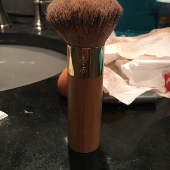 Tarte Kabuki brush (foundation brush)