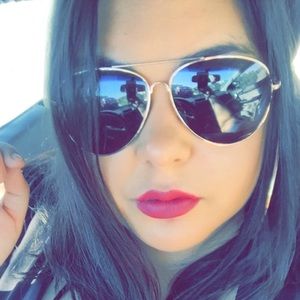 Meet your Posher, Sara