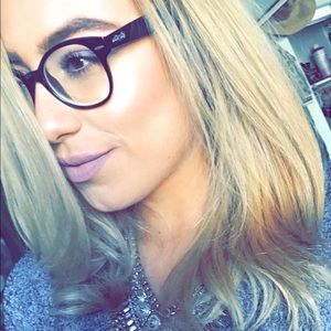 Meet your Posher, Nancy