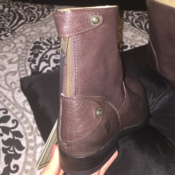 FRYE boot - Picture 2 of 4