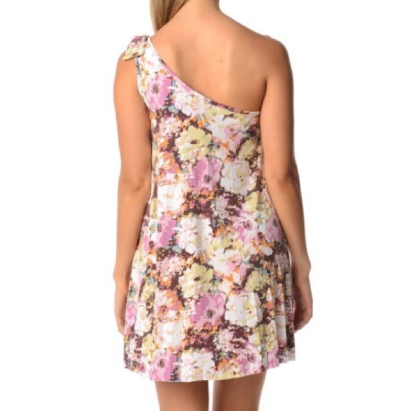 🎉HP🎉 🆕 White & Pink Floral One Shoulder Dress - Picture 3 of 4