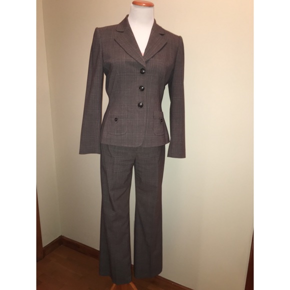 Tahari Pant Suit