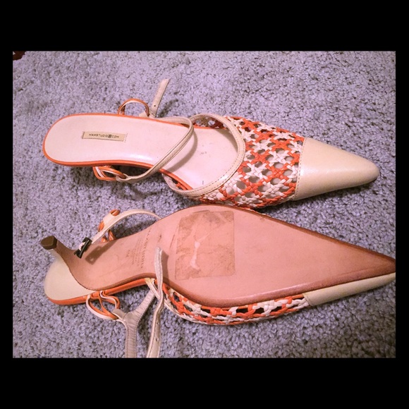 Max Studio kitten heel pump