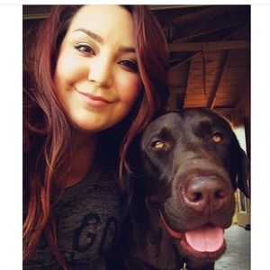 Meet your Posher, Adrianne