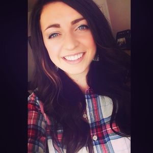 Meet your Posher, Natalie nicole