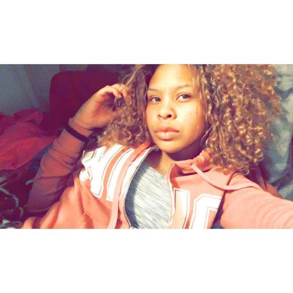 Meet your Posher, Khori