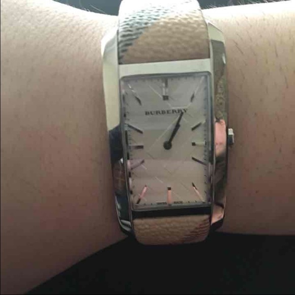 Women's Burberry Watch - Picture 4 of 4
