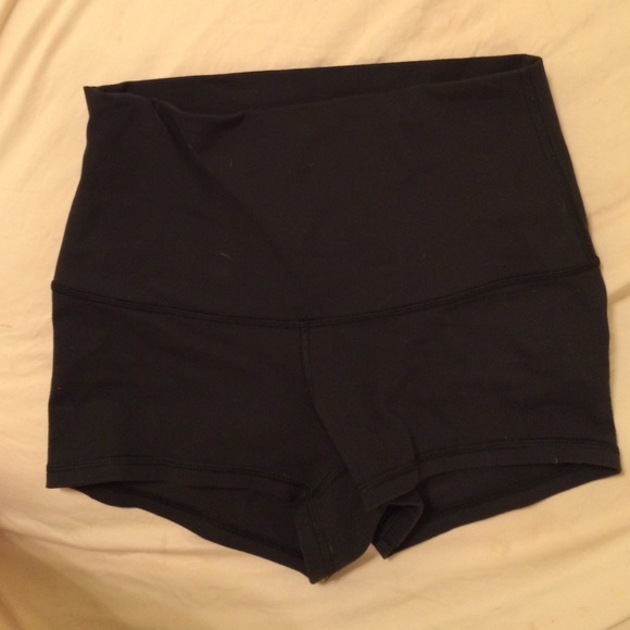 Lululemon Boogie Short Size 6
