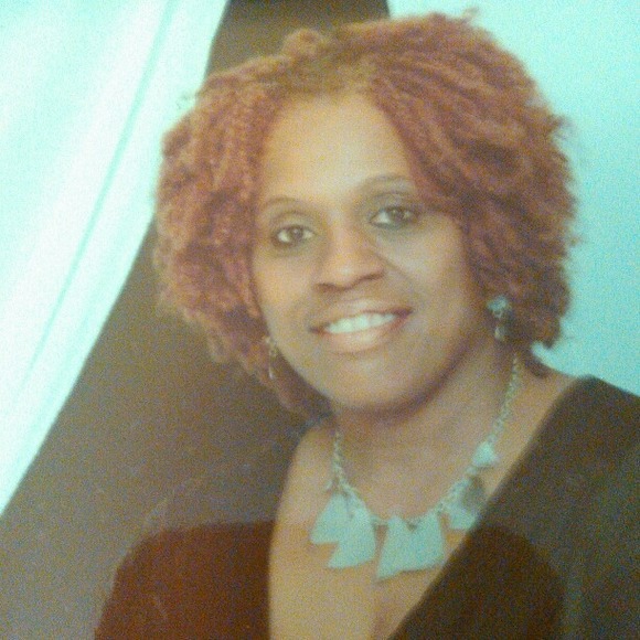 Meet your Posher, Yvette