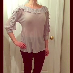 🌟Closet Clearout  Gorgeous sheer ruffled blouse