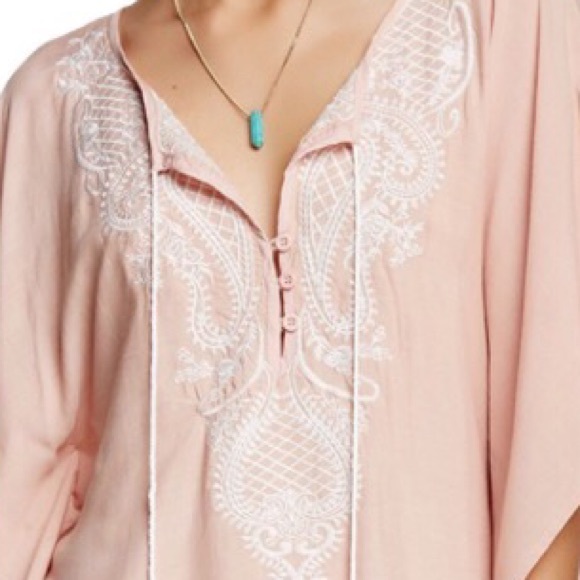 🎉HP🎉 🆕 Blush & Ivory Lace-Print Peasant Top - Picture 3 of 4
